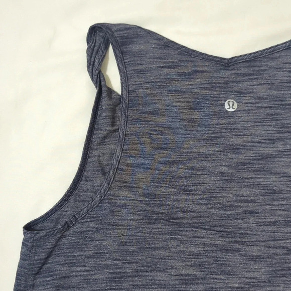 Lululemon Do the Twist Tank Yoga, Color Heathered Deep Navy Size 2 - Picture 12 of 14